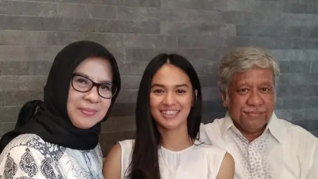Potret Kenangan Hana Malasan dan Ibunda