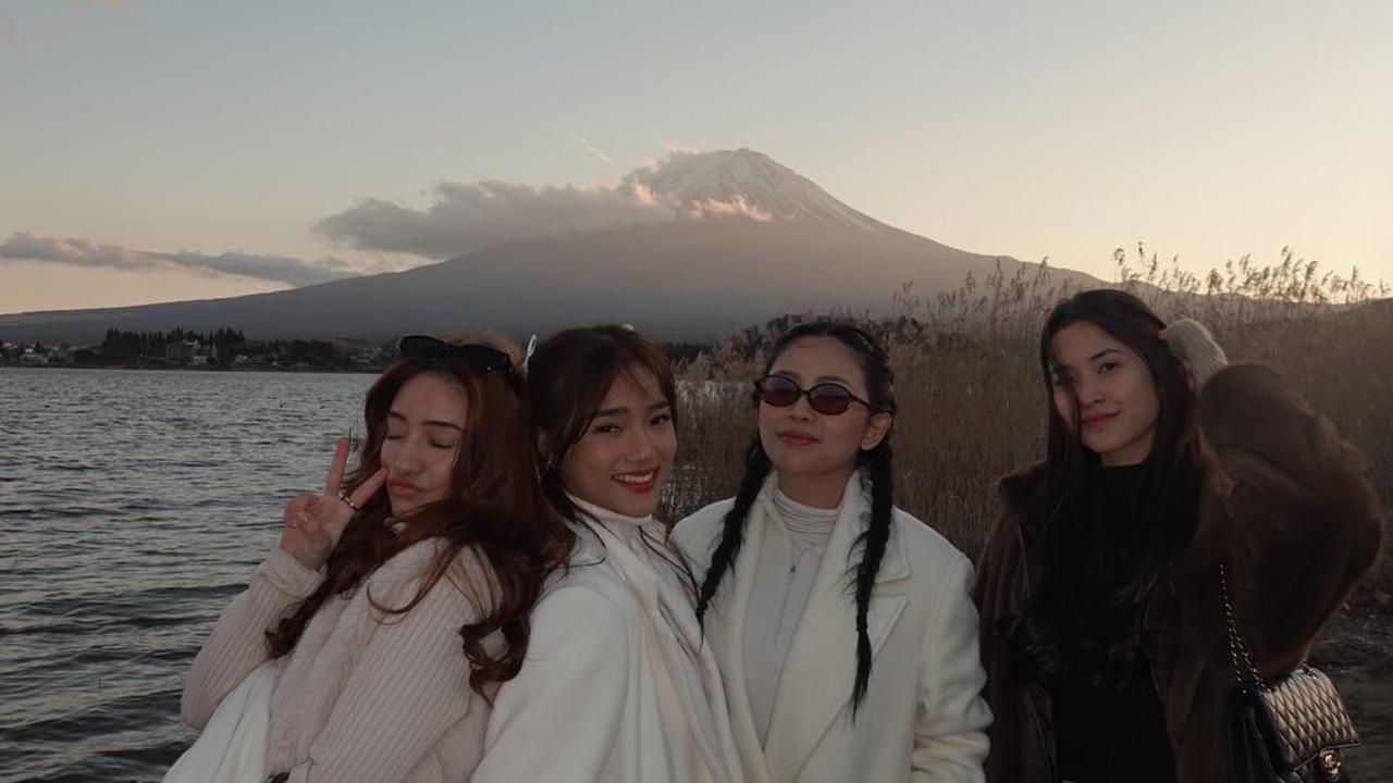 Potret Geng Rachel Vennya dan Fuji Liburan Bareng ke Jepang, Disebut Vibes Wanita Mahal