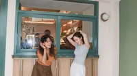Potret Duo Cantik Cathy Sharon dan Titi Radjo Padmaja (credit: instagram/cathysharon)