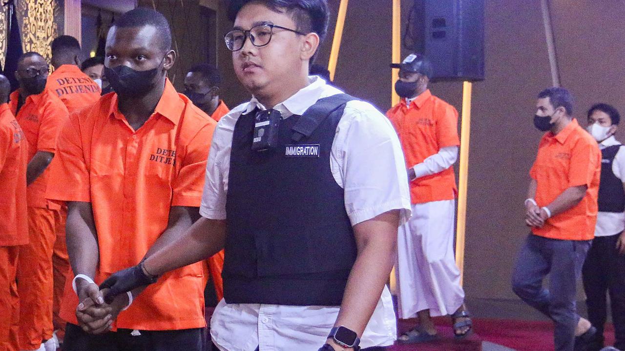 FOTO: Operasi Wira Waspada: 196 WNA Diamankan, Banyak Gunakan Izin Tinggal dan Investor Fiktif