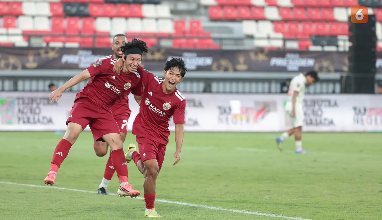 Pemain Persija Jakarta Arlyansyah merayakan gol ke gawang Arema FC pada pertandingan perebutan tempat ketiga Piala Presiden 2026 di Stadion Kapten I Wayan Dipta, Gianyar, Bali, Kamis (6/8/2026). Gol pada menit ke-73 tersebut membawa Persija kembali unggul sebelum akhirnya menutup laga dengan kemenangan 3-1 dan memastikan finis di peringkat ketiga. (KLY/Budy Santoso)