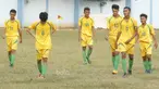 Para Pemain Persija U-17 tampak lesu usai laga melawan Putra Citra Muda (PCM), di Stadion Cendrawasih, Jakarta, Senin, (24/7/2017). Persija Muda gagal lolos fase grup Piala Suratin setelah bermain imbang 1-1 melawan PCM. (Bola.com/M Iqbal Ichsan)