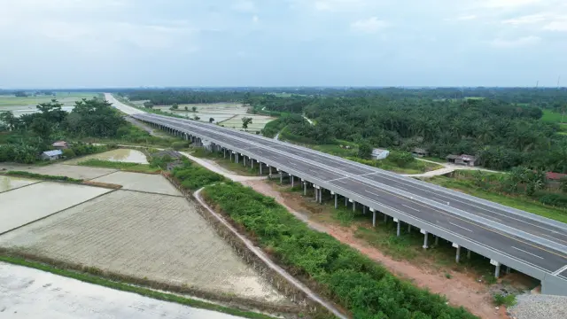 Jalan Tol Kuala Tanjung-Indrapura