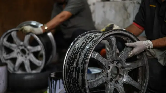 Intip Bengkel Tempat Reparasi Pelek Mobil di Kuala Lumpur