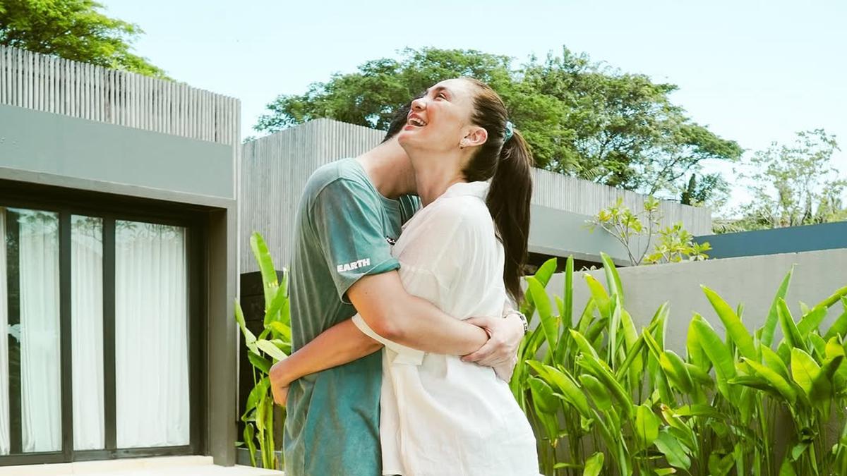 Pernikahan Tinggal Menghitung Hari, Gaya Kasual Luna Maya dan Maxime Bouttier Bak Pemotretan Prewedding