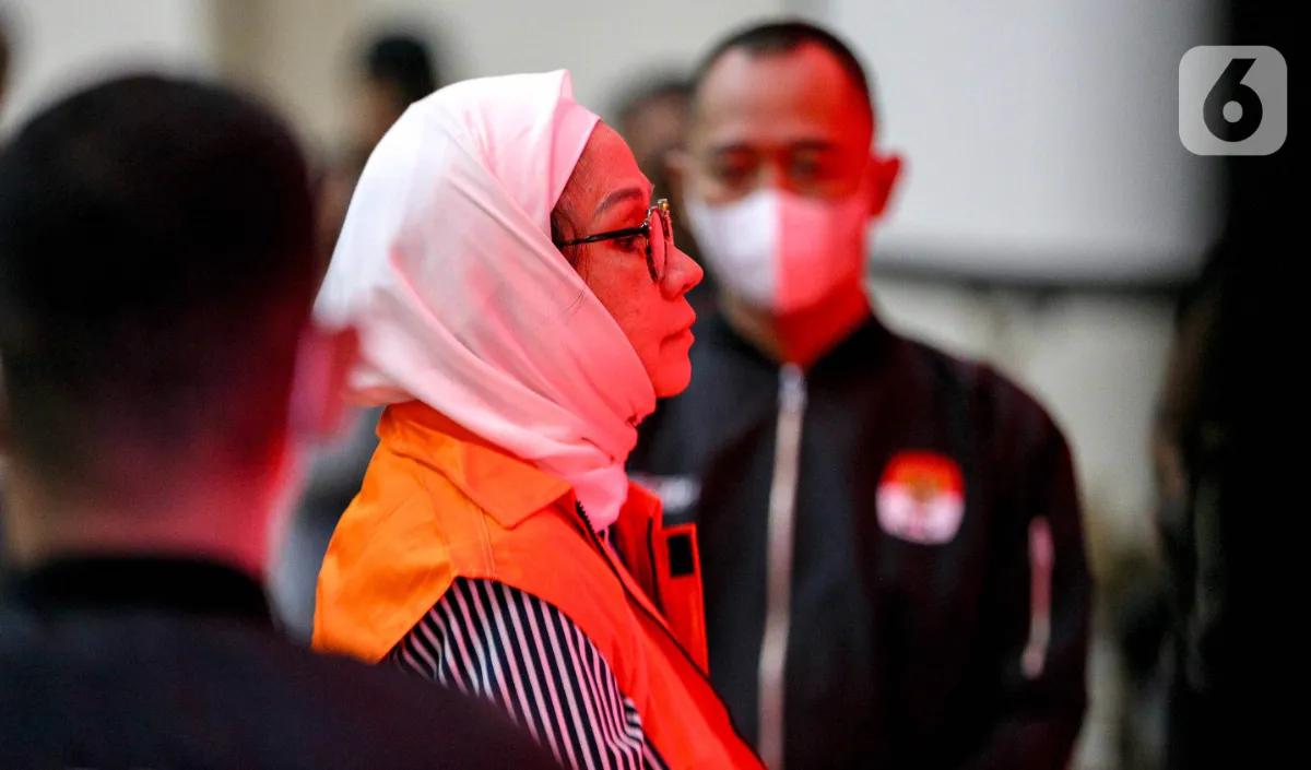 KPK menetapkan mantan Direktur Utama PT Pertamina (Persero) Galaila Karen Kardinah alias Karen Agustiawan sebagai tersangka kasus dugaan korupsi pengadaan gas alam cair atau atau liquefied natural gas (LNG) pada PT Pertamina Persero tahun 2011 sampai 2021