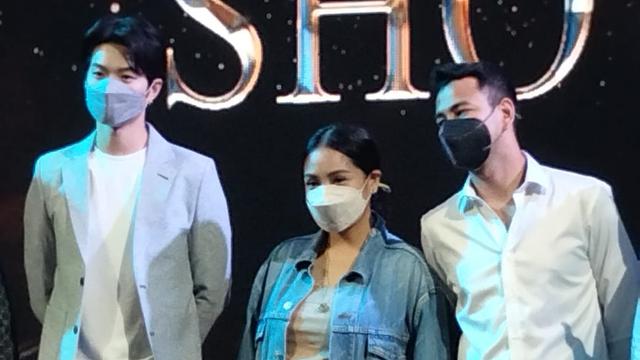 Raffi Ahmad dan Nagita Slavina dipercaya menjadi brand ambassador Exoden, serbuk gigi produk asli Korea yang dihadirkan oleh PT. Millionaire Club Indonesia (MCI). (Ist)