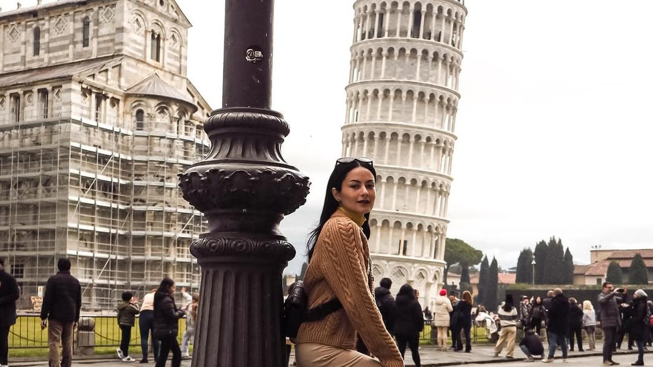Potret Cantik Clara Bernadeth Liburan ke Italia, Oufitnya Simple tapi Elegan