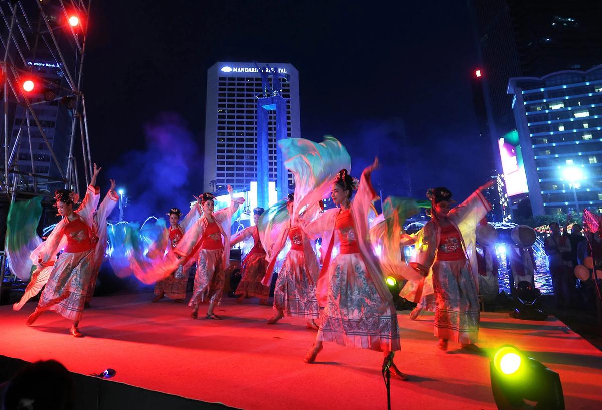 FOTO: Harmoni Imlek dan Ramadhan di Bundaran HI