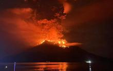 FOTO: Penampakan Erupsi Gunung Ruang Sulawesi Utara Setelah 22 Tahun Tertidur