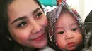 Bayi Rafathar nampak lucu nan menggemaskan seperti sang ibunda Nagita Slavina. (viainstagram@raffinagita1717/Bintang.com)
