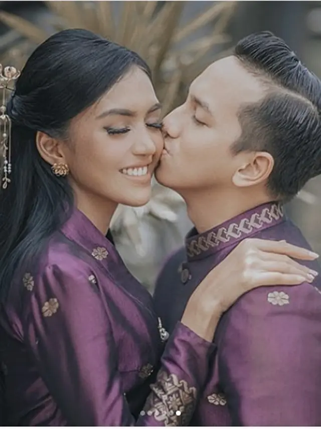 [Bintang] Ge Pamungkas Lamar Anastasia Herzigova