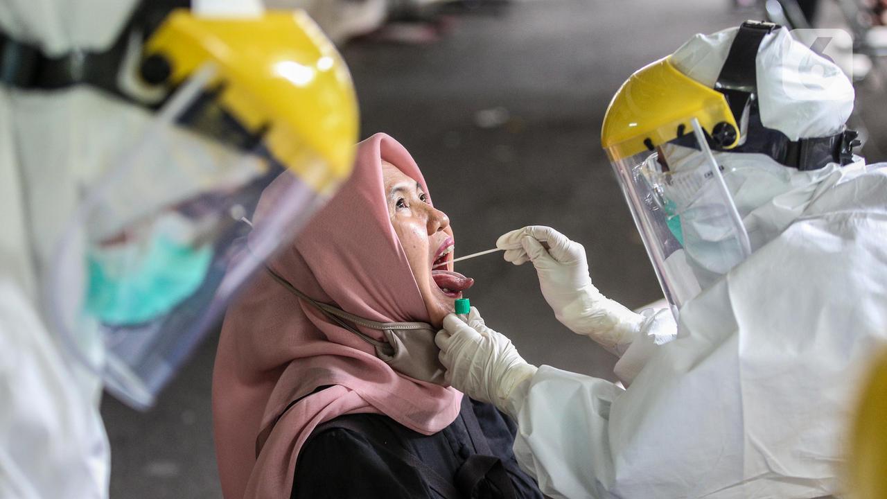 Pedagang Pasar Jalani Tes Swab