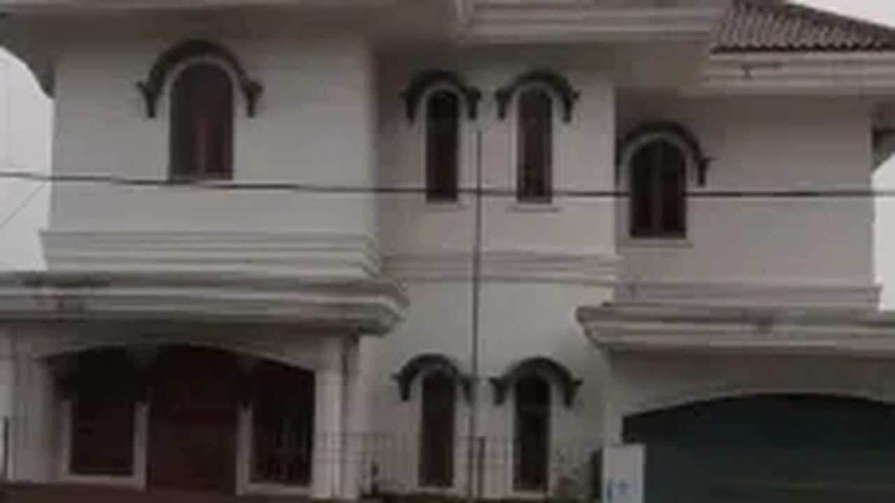 Sangat Disayangkan, Potret Rumah Mewah Milik Eks Bupati Majalengka Terbengkalai Halamannya Luas Banget