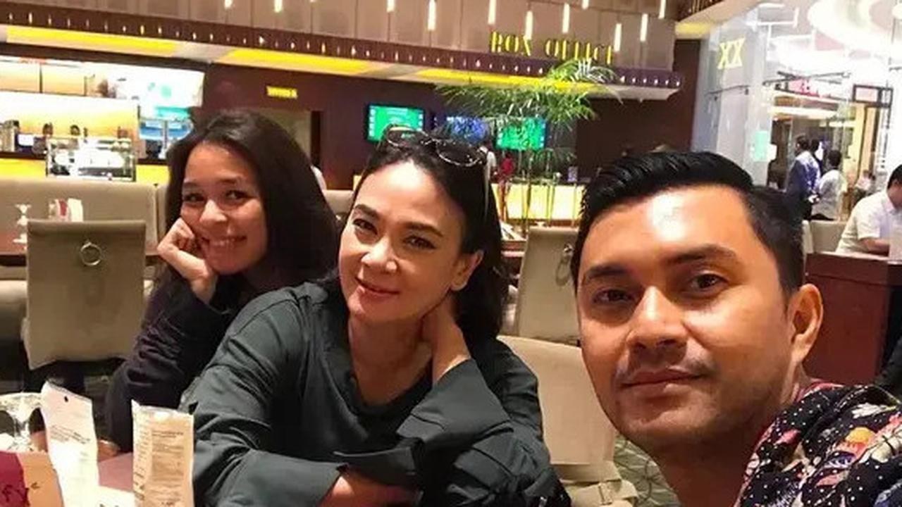 6 Potret Cantik Amanda Annete Syariff, Anak Angkat Dian Nitami dan Anjasmara yang Punya Wajah Bule