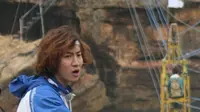 Ini Wajah Tegang Lee Kwang Soo Saat Naik Gondola di Gunung Kidul