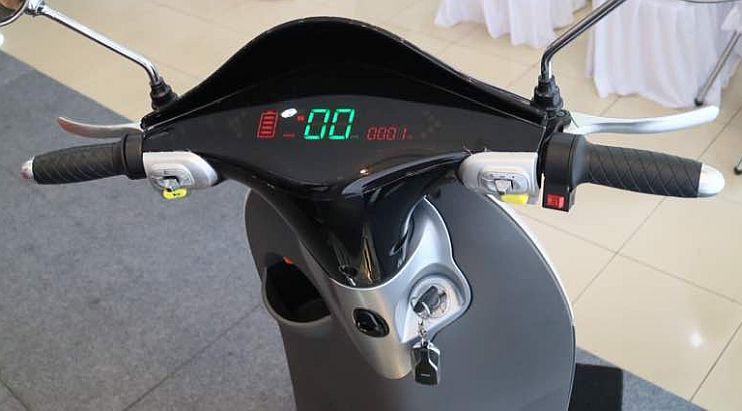 Panel instrumen Viar Q1 full digital. (Herdi/Liputan6.com)