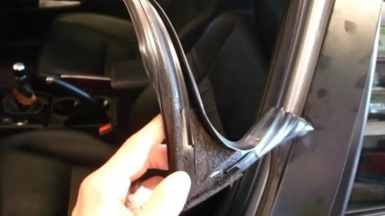 Karet pintu mobil