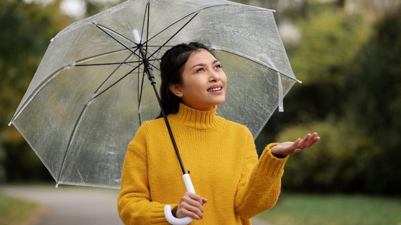 Liburan Musim Hujan Tetap Seru? Inilah 10 Tips Ampuh Agar Liburan Tetap Nyaman dan Menyenangkan!