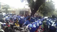 Sekitar 1.000 rider (pengendara) Blu-Jek siap mewarnai ibukota Jakarta, Tangerang, Depok, hingga Bekasi (Liputan6.com/Corry Anestia).
