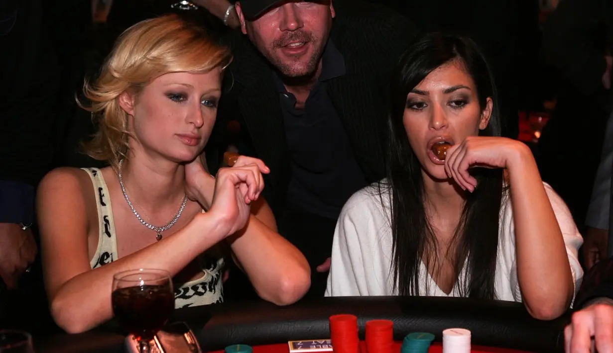 Namun sayang, Paris Hilton seringkali menyindir dan menjelek-jelekkan Kim Kardashian. (Huffington Post)