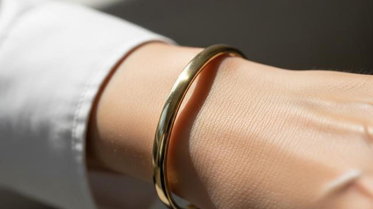 7 Model Gelang Emas untuk Emak-emak Elegan, Pilihan Perhiasan yang Tak Lekang oleh Waktu