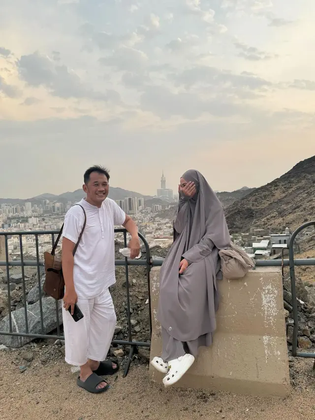 Zaskia Adya Mecca dan Hanung Bramantyo