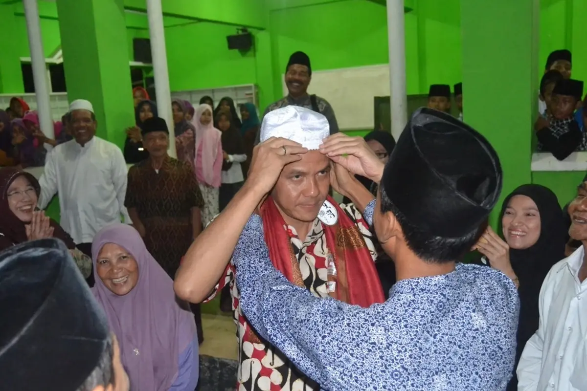 Ganjar Pranowo saat berkunjung ke Pesantren Elbayan, Majenang, Cilacap. (Foto: Liputan6.com/Muhamad Ridlo)