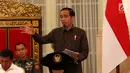 Presiden Joko Widodo atau Jokowi memimpin Sidang Kabinet Paripurna di Istana Negara, Jakarta, Senin (9/4). Sidang Kabinet Paripurna membahas dua hal. (Liputan6.com/Angga Yuniar)