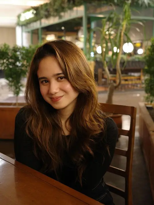 Tissa mengaku menjaga pola tidur dan melakukan diet sehat untuk merawat kecantikan alami wajahnya. (Liputan6.com/IG/@tissabiani)