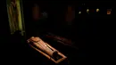 Mumi berusia 2.200 tahun dipajang di Museum Israel, Yerusalem, Rabu (27/7). Mumi Mesir berjenis kelamin pria berusia 30-40 tahun itu bernama "Iret-hor-r-u", yang berarti "Pelindung Mata Horus". (REUTERS/Ronen Zvulun)