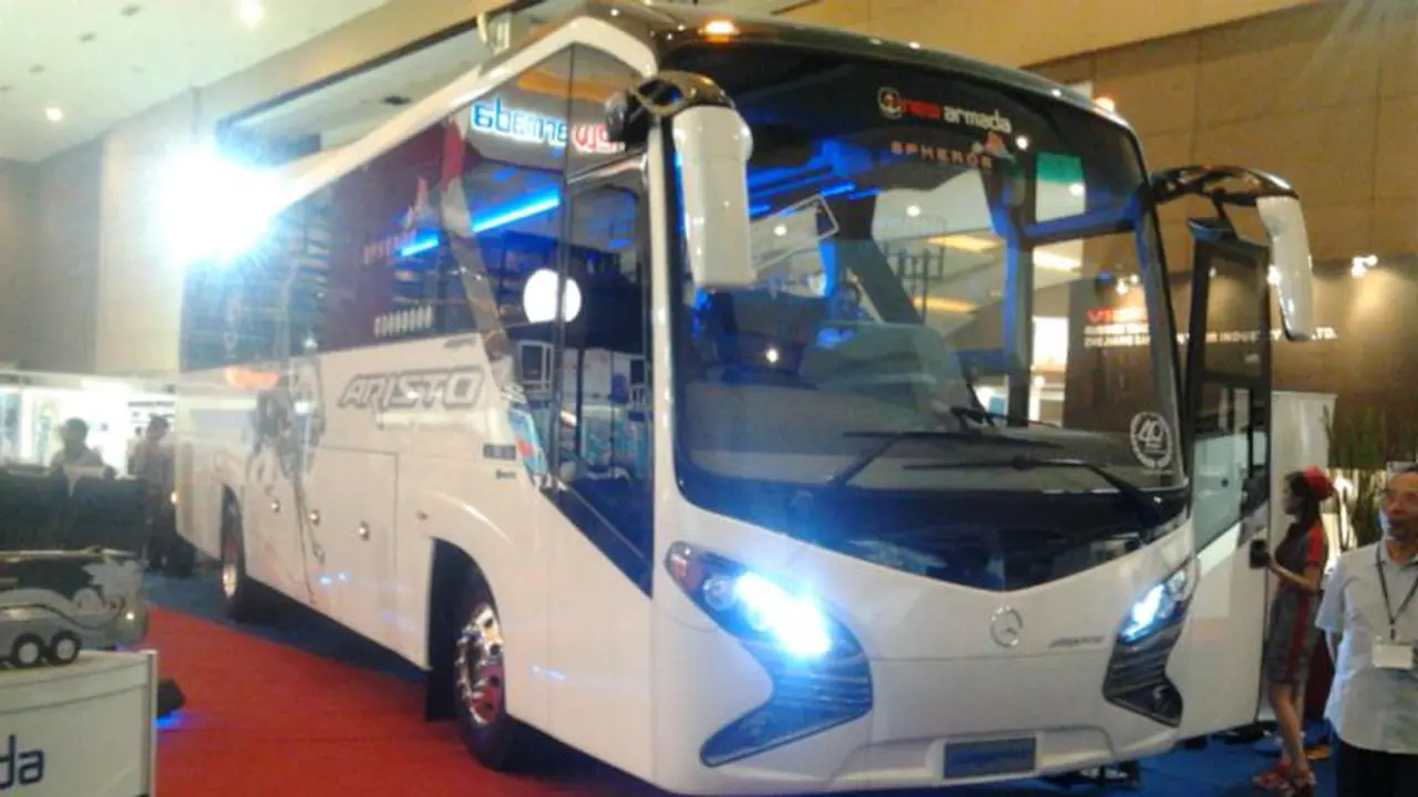 Bus Aristo dari New Armada