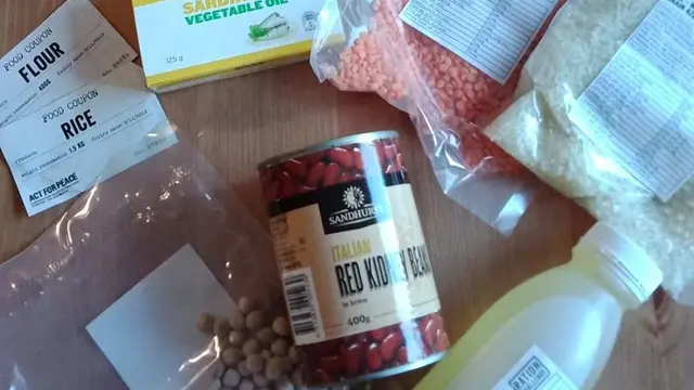 Salah satu tantangan yang dihadapi adalah makanan apa yang dimasak dengan bahan-bahan yang nyaris sedikit ini. (Istimewa)