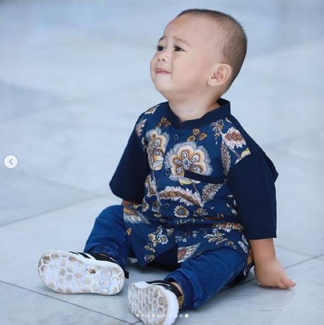 Arkana Aidan Misbach, anak ketiga Ridwan Kamil tampak menggemaskan (dok.instagram/@ridwankamil/https://www.instagram.com/p/COza5J-HBuR/Komarudin)