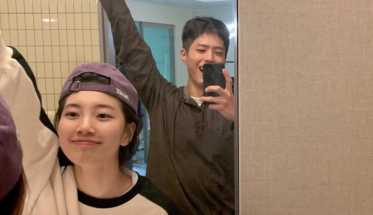 Mereka terhubung melalui panggilan video dengan merekonstruksi mereka melalui kecerdasan buatan. Pemerannya pun bertabur bintang, mulai dari Tang Wei, Suzy, Park Bo Gum, Jung Yu Mi, dan Choi Woo Shik.