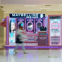 (c)&nbsp;Maybelline