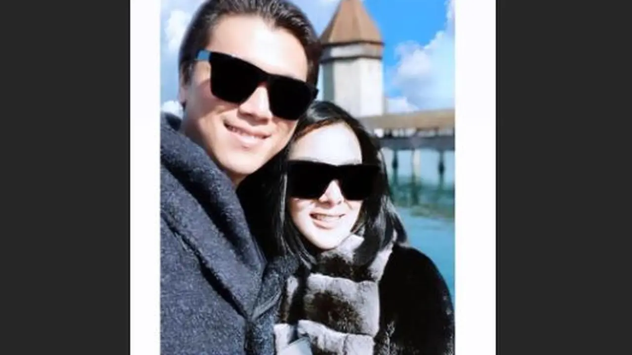 Syahrini dan Reino Barack