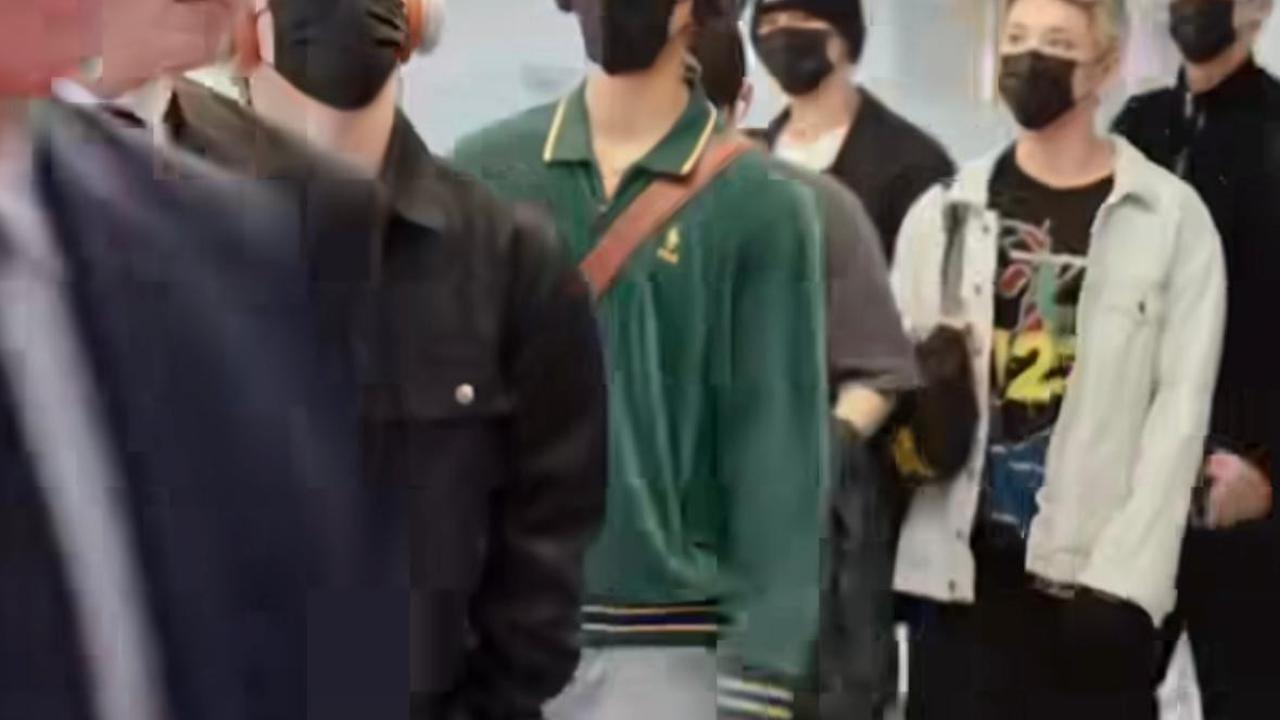 9 Gaya Airport SEVENTEEN yang Skena Banget, Tiap Membernya Punya Signature Look