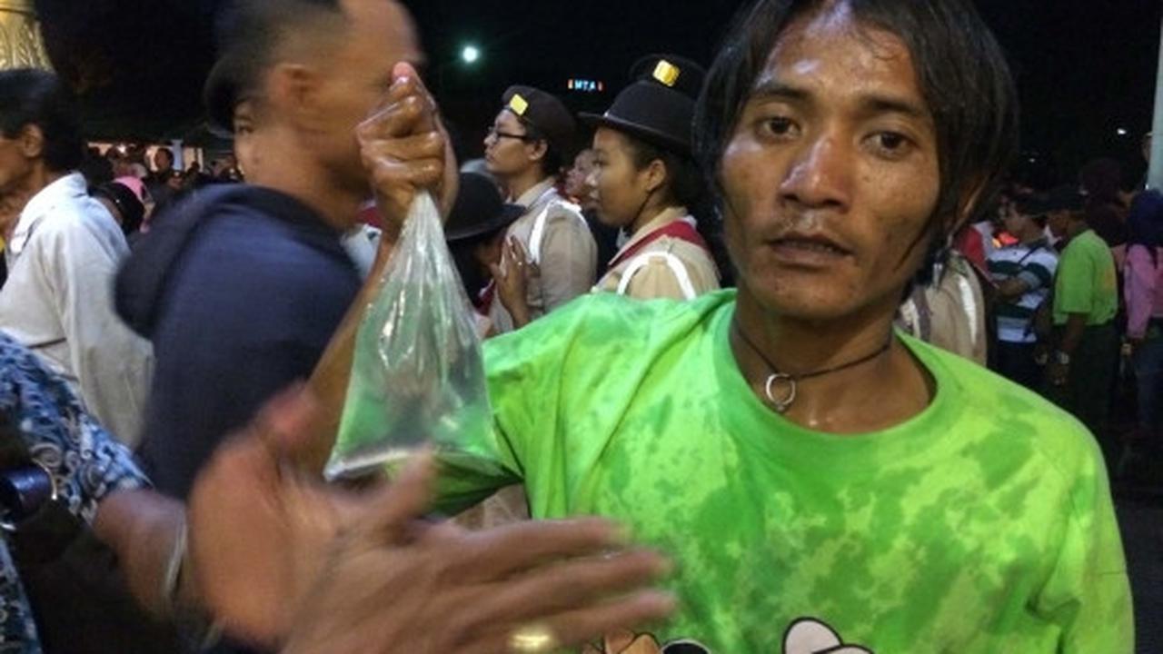 Menyaksikan kirab 1 Suro di Istana Mangkunegaran
