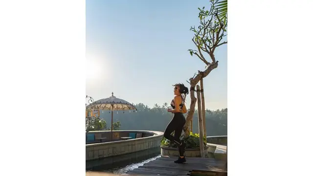 Meski sakit, Ashanty tetap berolahraga agar menjaga badannya tetap bugar.
