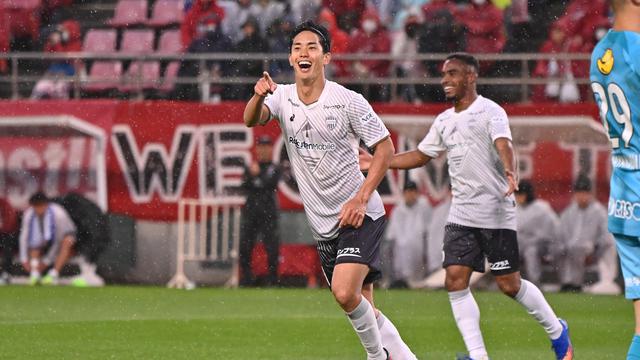 Vissel Kobe, Yoshinori Muto