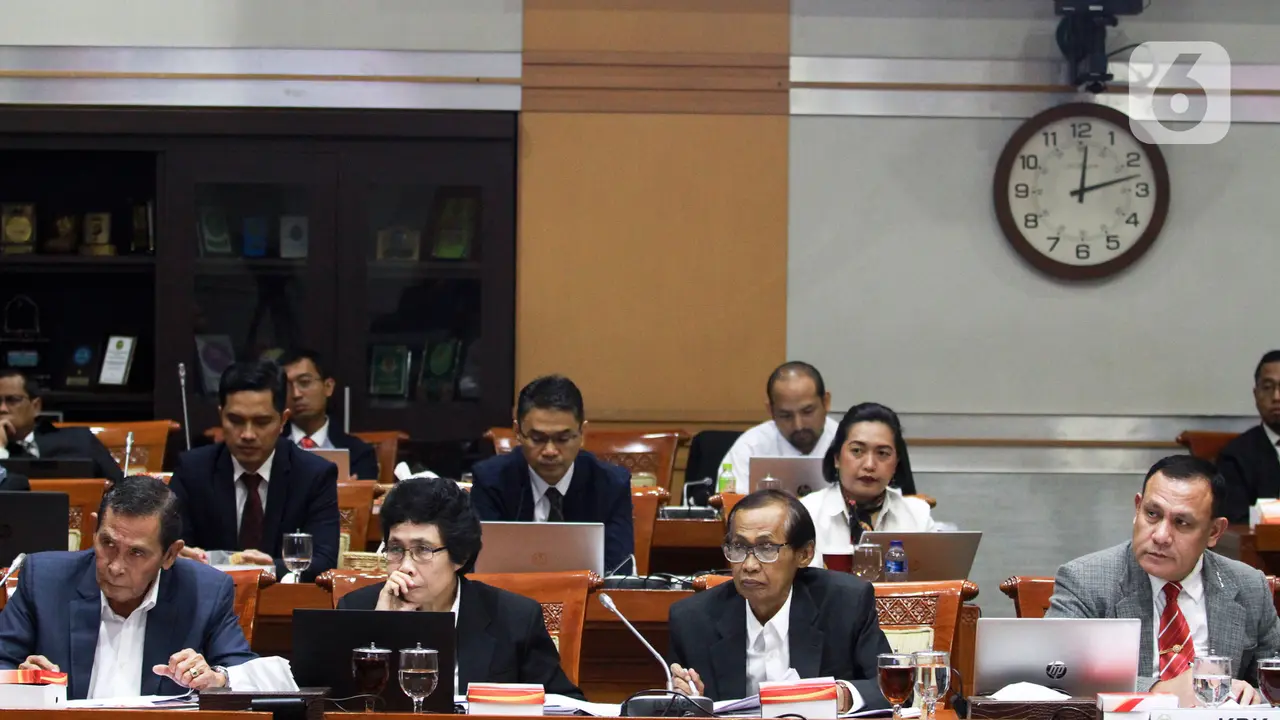 Pimpinan dan Dewas KPK Rapat Bersama Komisi III DPR