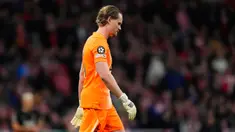 Nasib sial dialami kiper Tottenham Hotspur, Antonin Kinsky saat timnya bertandang ke markas Atletico Madrid dalam laga leg 1 babak 16 besar Liga Champions 2025/2026 di Metropolitano Stadium, Madrid, Spanyol, Rabu (10/03/2026) waktu setempat.