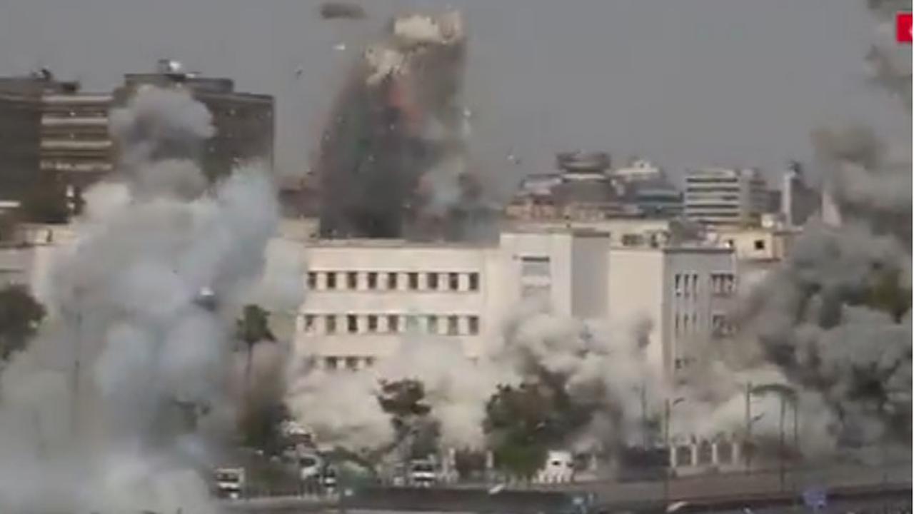Israel Makin Haus Darah, ini Video Rudal Zionis Hancur Leburkan Kemenhan Suriah