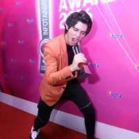 Aliando Syarief kini memang sedang beristirahat dalam aktivitasnya di dunia sinetron. Tahun 2016 ini memang Aliando Syarief akan fokus dalam karir barunya di dunia musik dan akan mengeluarkan mini album. (Nurwahyunan/Bintang.com)