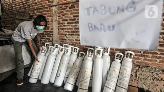 FOTO: Aksi Solidaritas Pinjam Tabung Oksigen Gratis untuk Pasien COVID-19
