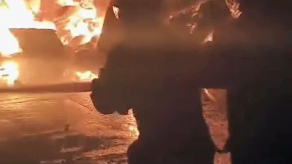 Kebakaran Hebat Pabrik Karet di Tangerang, Tangki Kimia Diamankan