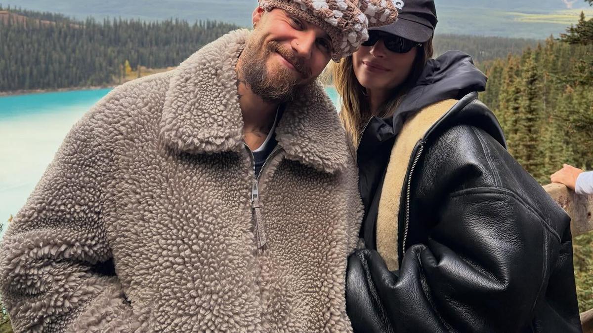 Potret Justin dan Hailey Bieber Rayakan Anniversary ke-7 dengan Gaya Outdoor Serasi dan Cozy