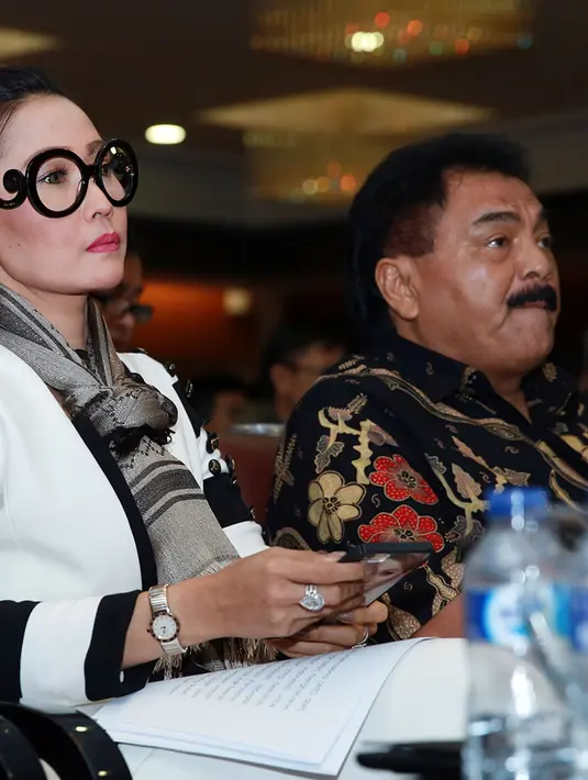 Ia dituduh melakukan pelanggaran atas performing right dan mechanichal right. Padahal secara personal mereka saling kenal. (Deki Prayoga/Bintang.com)