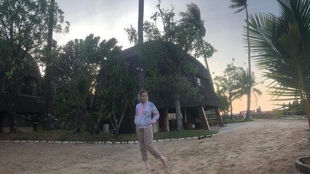 6 Potret Kesederhanaan Dine Mutiara Istri Sahrul Gunawan, Menjabat CEO Rumah Sakit